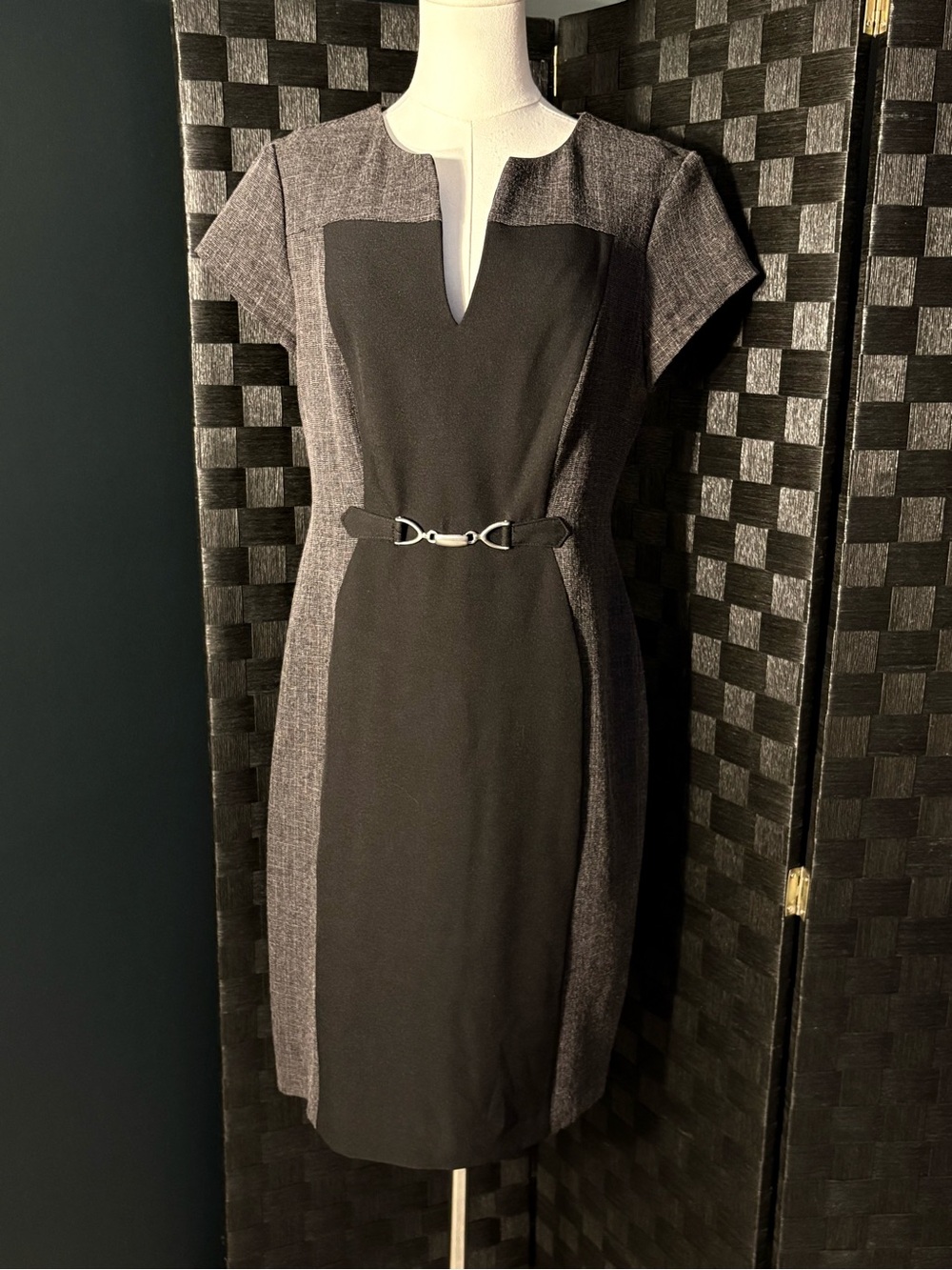 Connected Apparel Split V-Neck Work Dress Black Textured Grey Faux Belt size 8